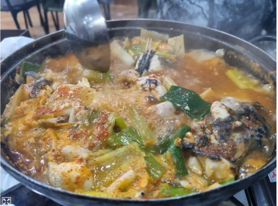 추운 날이라 따뜻한 국물이 간절해서 먹었어요.